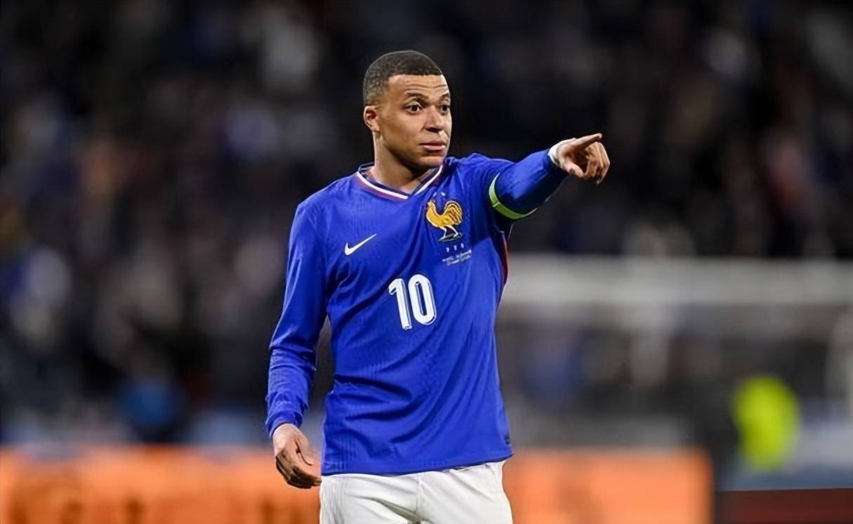 官方平台-姆巴佩重要时刻表现优异，篮网带队取胜！-官方平台