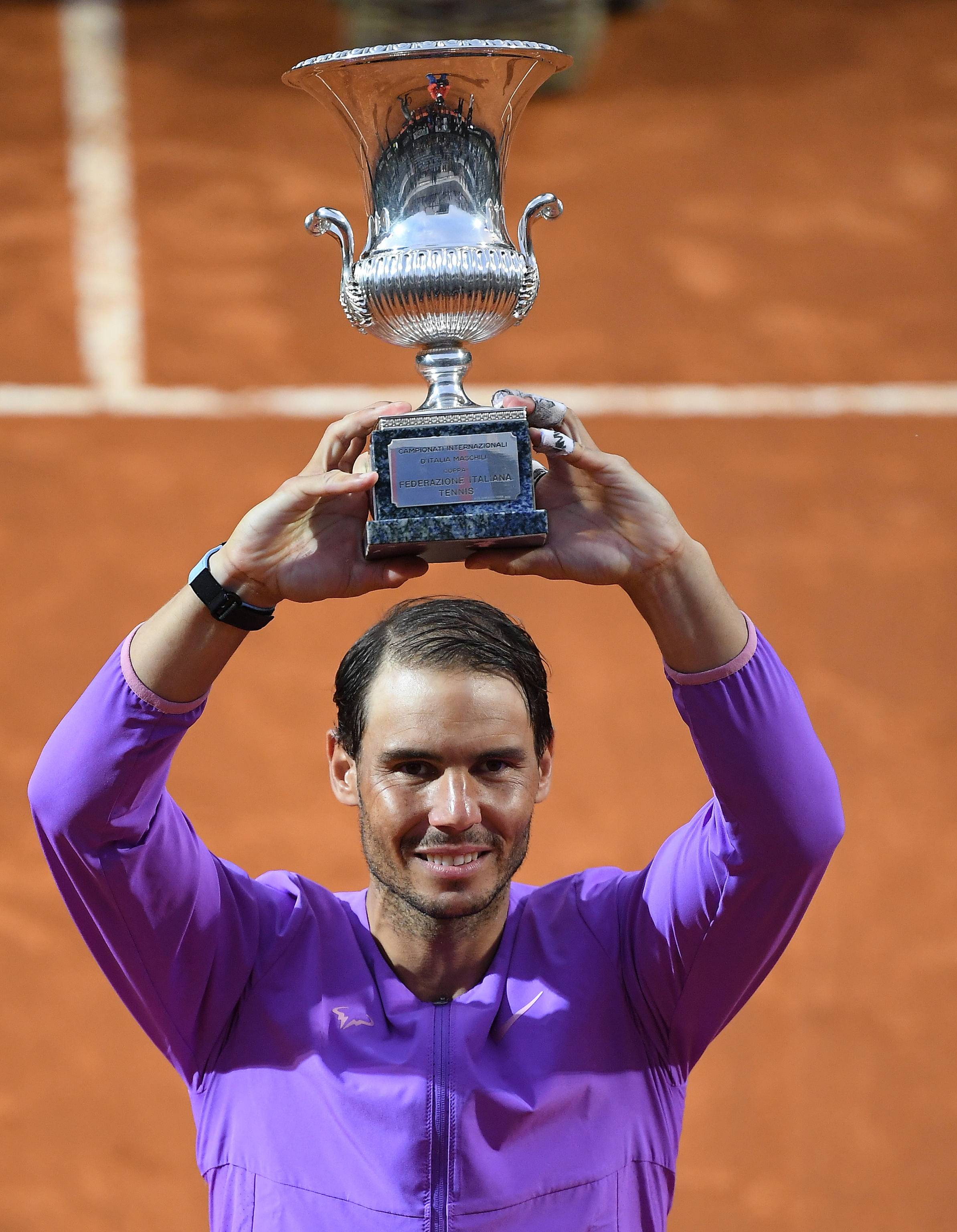 开云体育动态的重要平台-纳达尔重返赛场，比赛局势复杂首场状态出色，RNG观众沸腾！的简单介绍-开云体育动态的重要平台