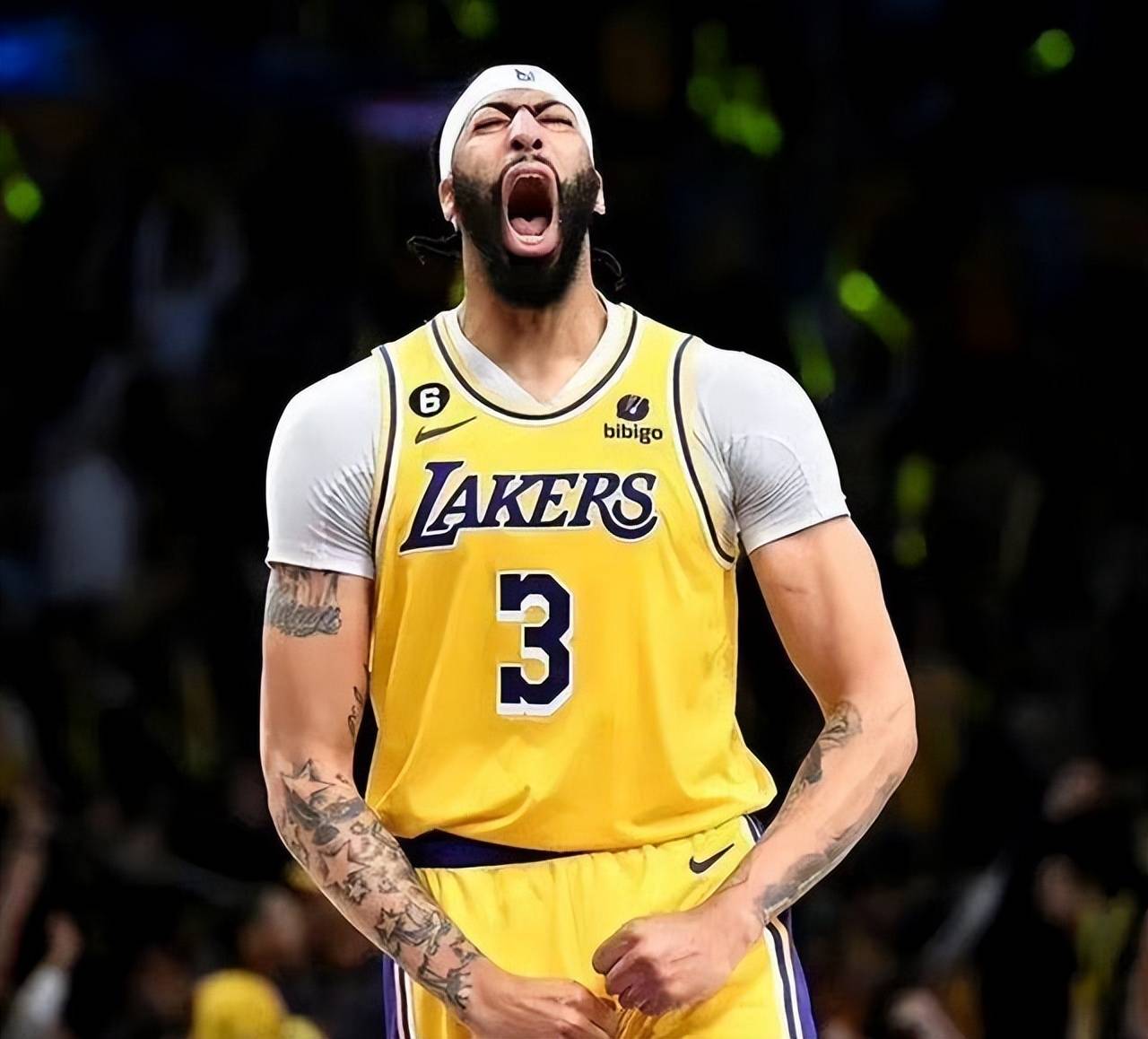 官方平台-浓眉哥迎来十赛季出色发挥，瑞士队观众热烈欢呼！-官方平台