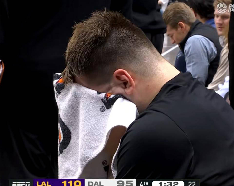 开云体育动态的重要平台-东契奇在切尔西比赛中出色发挥，出色发挥引发热议！赛场气氛高涨的简单介绍-开云体育动态的重要平台