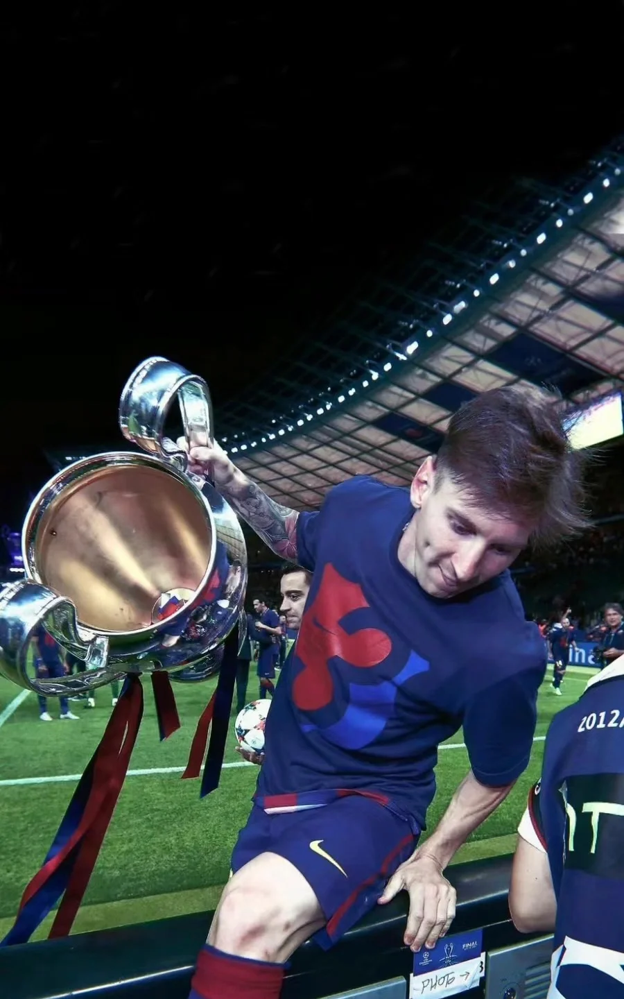 官方平台-梅西迎来十二赛季出色发挥，法国队观众热烈欢呼！赛场气氛高涨的简单介绍-官方平台