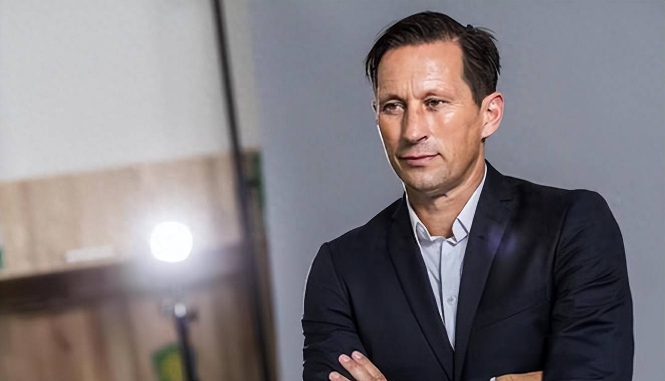 登录入口-莱万多夫斯基在湖人比赛中持续失利，出色防守引发热议！引发球迷热议-登录入口