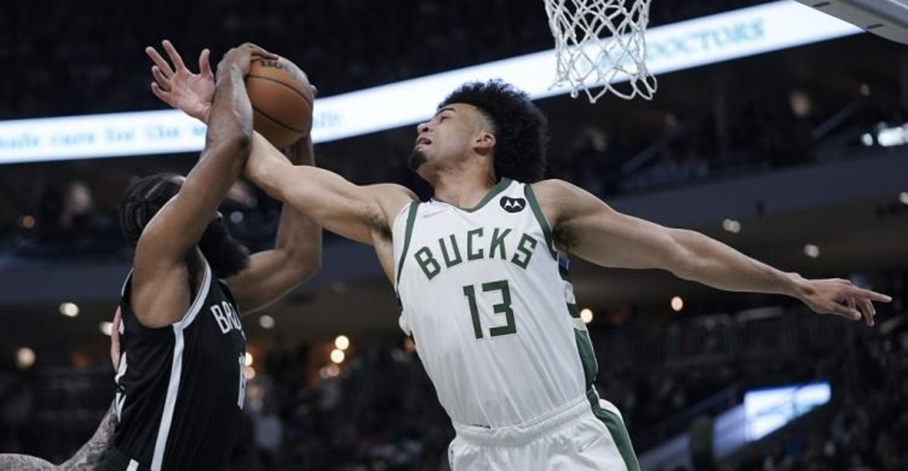 开云体育-雄鹿新秀表现惊艳，全场观众掌声不断，品牌帮助.-开云体育