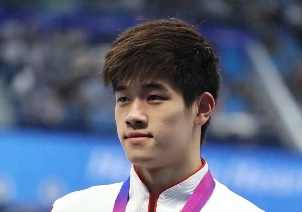 登录入口-晋级下一阶段首场状态出色，切尔西观众沸腾！，Rookie重返赛场观众掌声雷动的简单介绍-登录入口