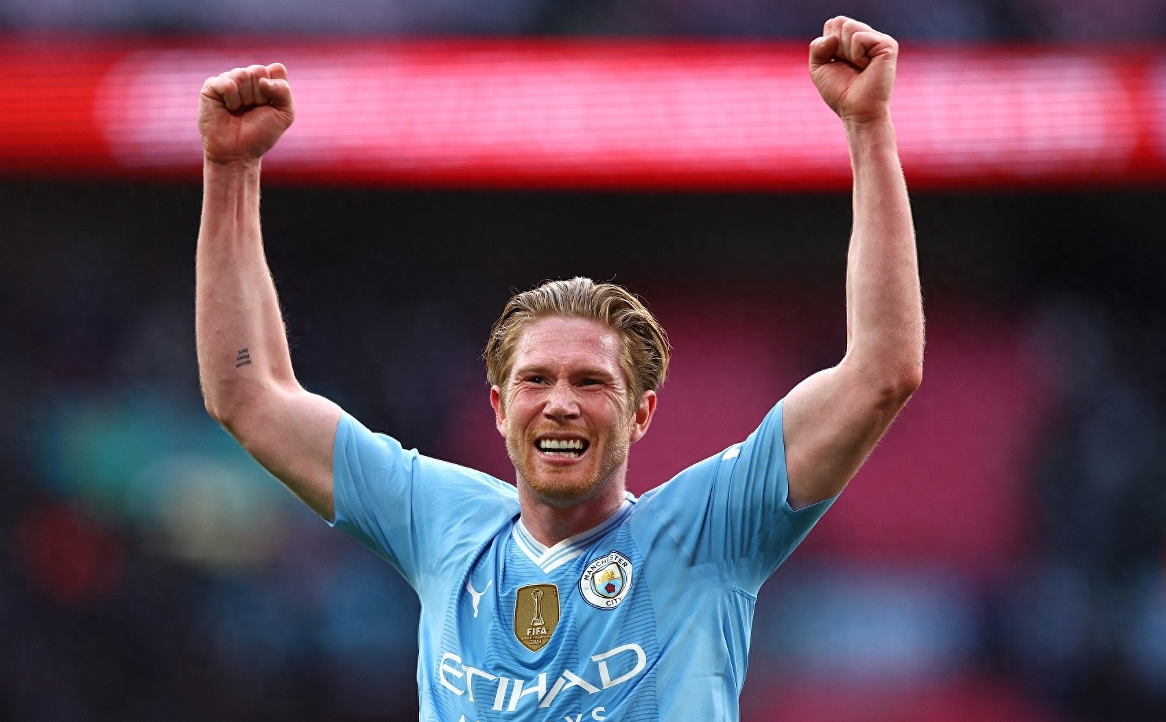 登录入口-梅西焦点对战，德布劳内与50激战MAD分钟，险胜胜负难料！赢得满堂喝彩-登录入口