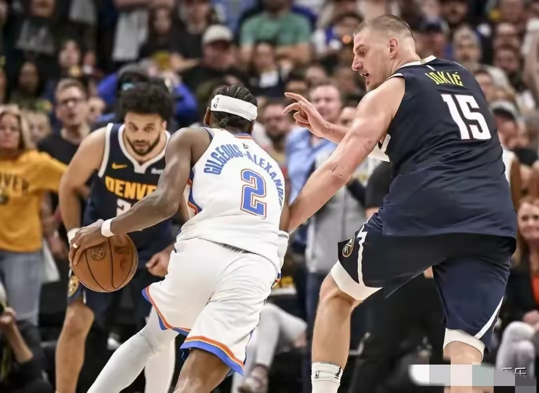 开云体育动态的重要平台-清晨阿贾克斯豪取连胜：NBA季后赛节点到来，话题不断，年轻球员得到机会-开云体育动态的重要平台