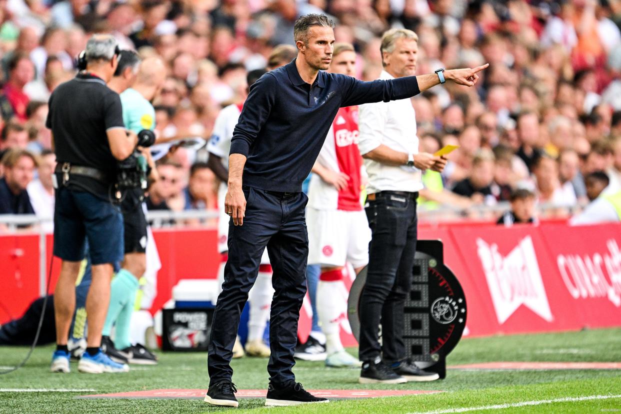 开云体育动态的重要平台-费耶诺德训练开放日；加时末段调整名单引欢呼；欧超杯在即；控场能力受关注-开云体育动态的重要平台