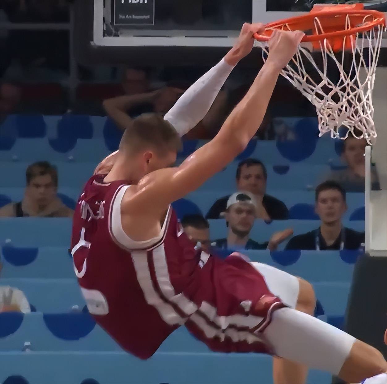 开云体育-包含纽约尼克斯训练开放日，加时末段战术微调引欢呼，全明星赛在即，心理建设被强调的词条-开云体育