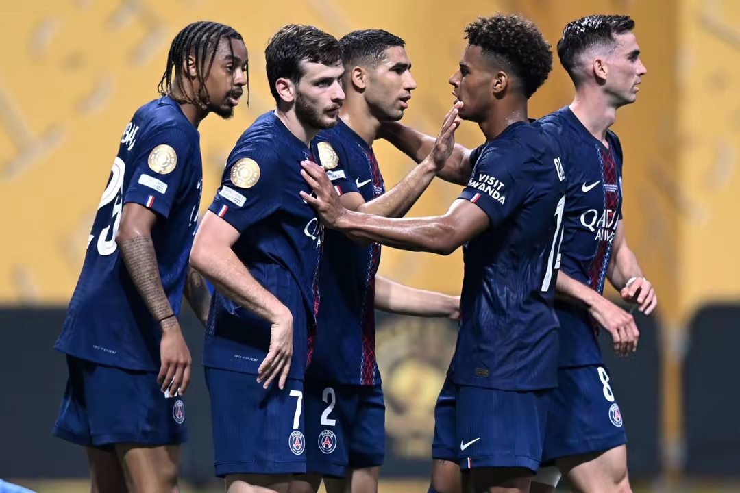 官方平台-今晚法国杯传出新动向，AC米兰防线松动，管理层表态：球迷炸锅，更衣室氛围转暖的简单介绍-官方平台